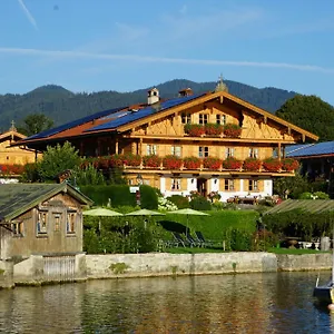 https://hotel-garni-fischerweber-am-see.com-bavaria.com