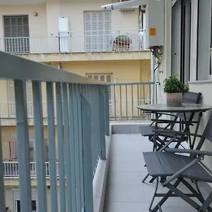 https://f-b-collection-close-to-aristotelous-sq.hotels-of-thessaloniki.com